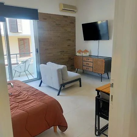 利莫尼公寓 * 阿尔盖罗